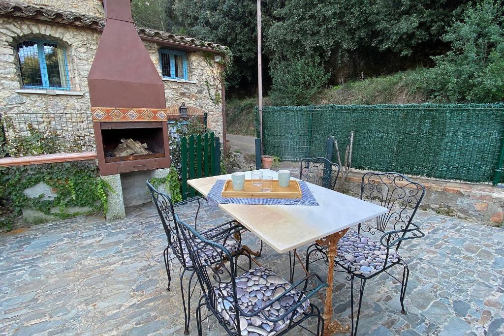 casa con encanto en el bosque y a 10 min de Girona photo 1