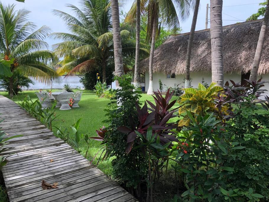 Casa de playa, en isla, frente al mar y canal photo 2