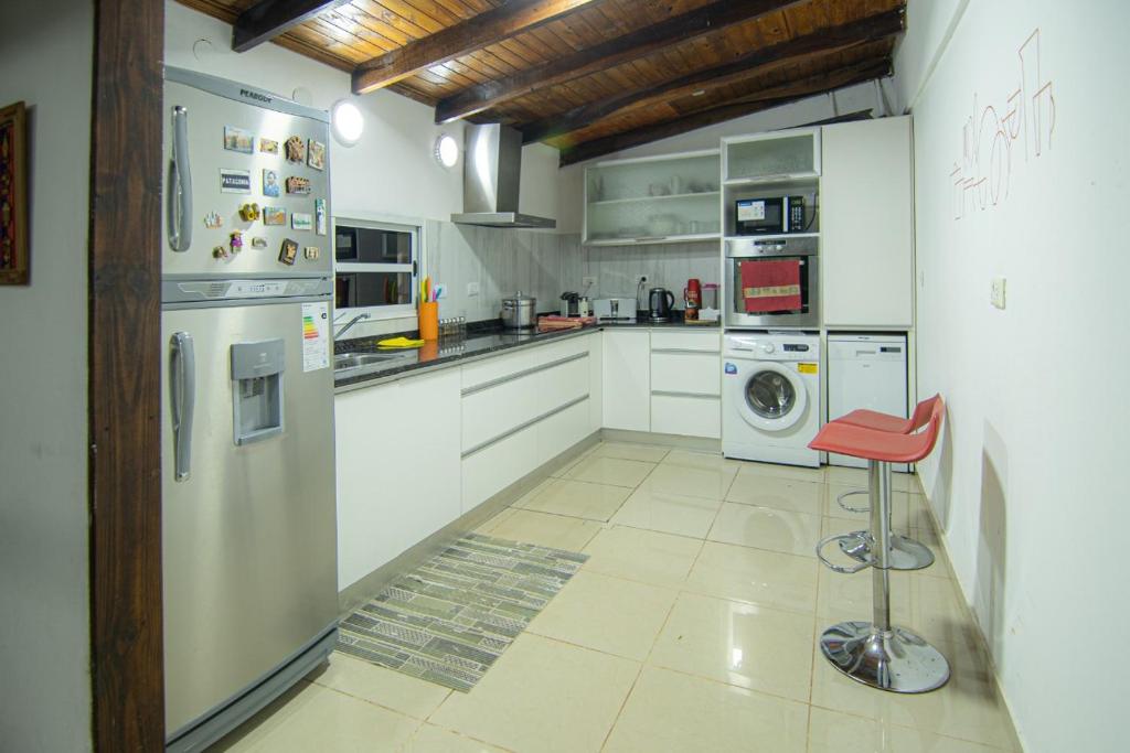 chalet con parque quincho y pileta photo 2