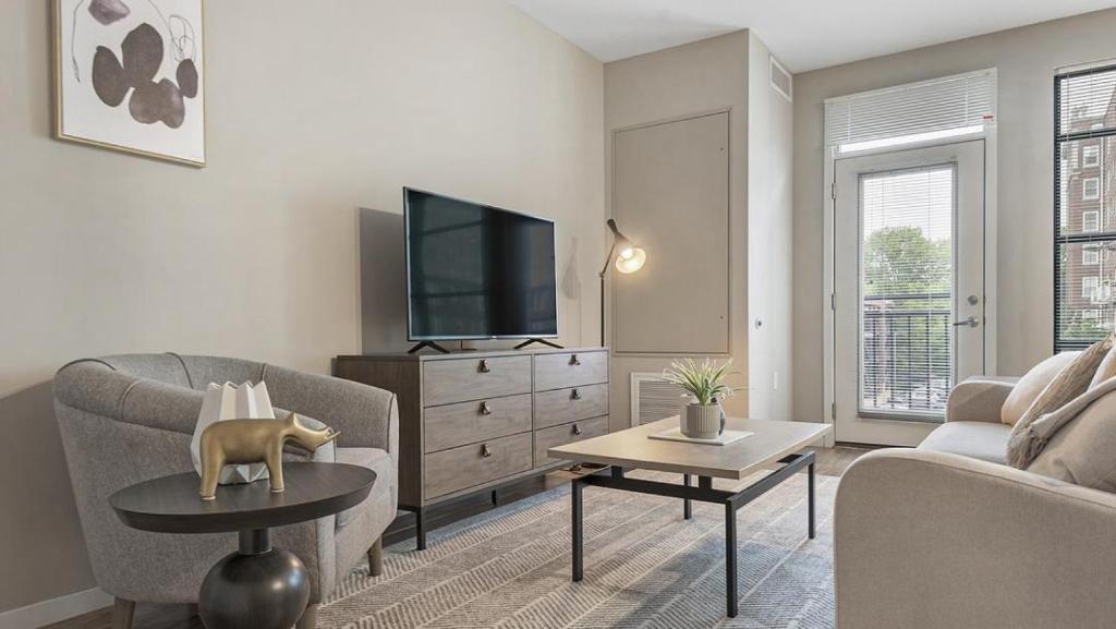 Landing Modern Apartment with Amazing Amenities (ID9906X25) photo 3