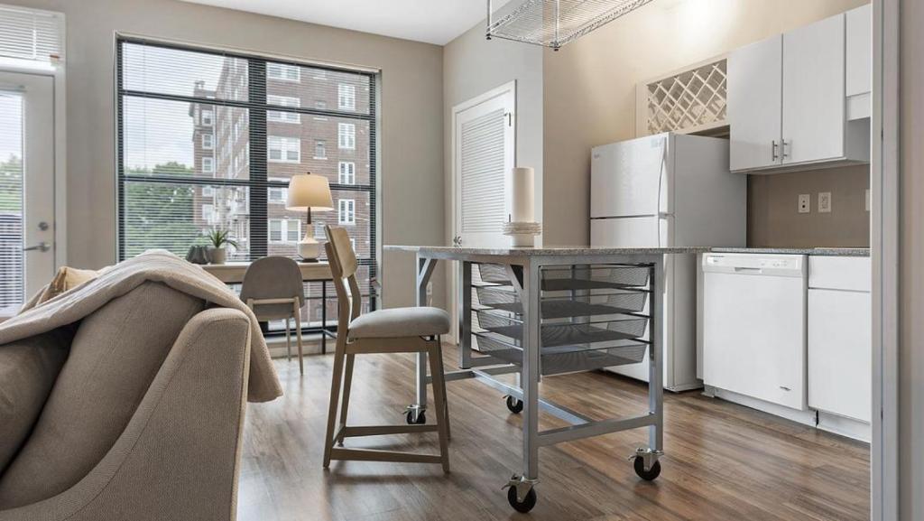Landing Modern Apartment with Amazing Amenities (ID9906X25) photo 4