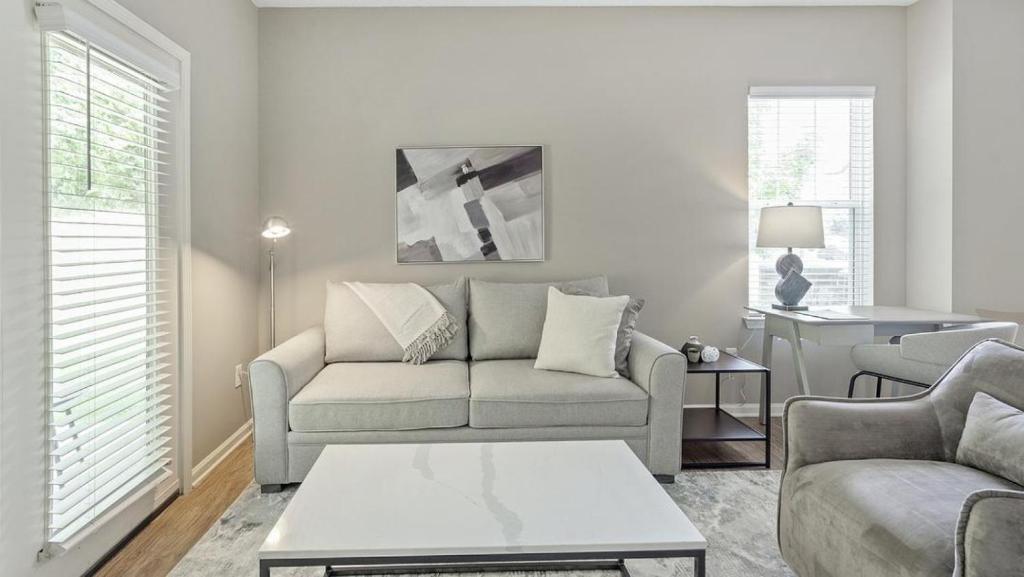 Landing Modern Apartment with Amazing Amenities (ID2796X33) photo 1