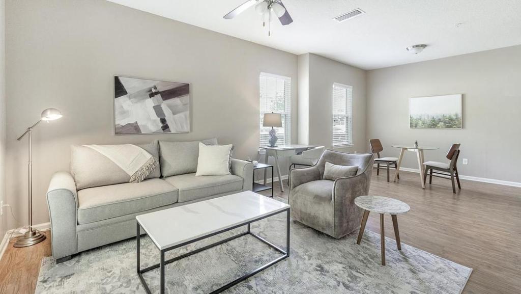 Landing Modern Apartment with Amazing Amenities (ID2796X33) photo 2
