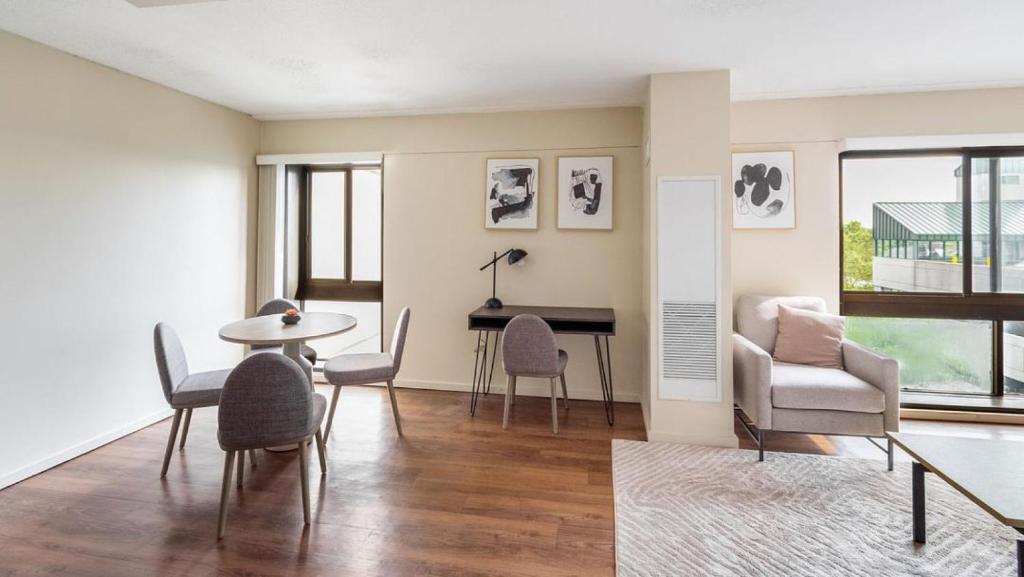 Landing Modern Apartment with Amazing Amenities (ID1225X470) photo 4