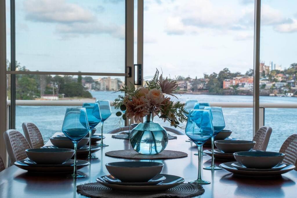 Stunning waterfront place with swimpool, harbour view and free P photo 2