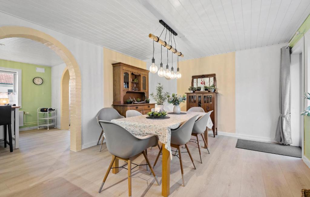 Nice Home In Oksbl With Kitchen photo 3