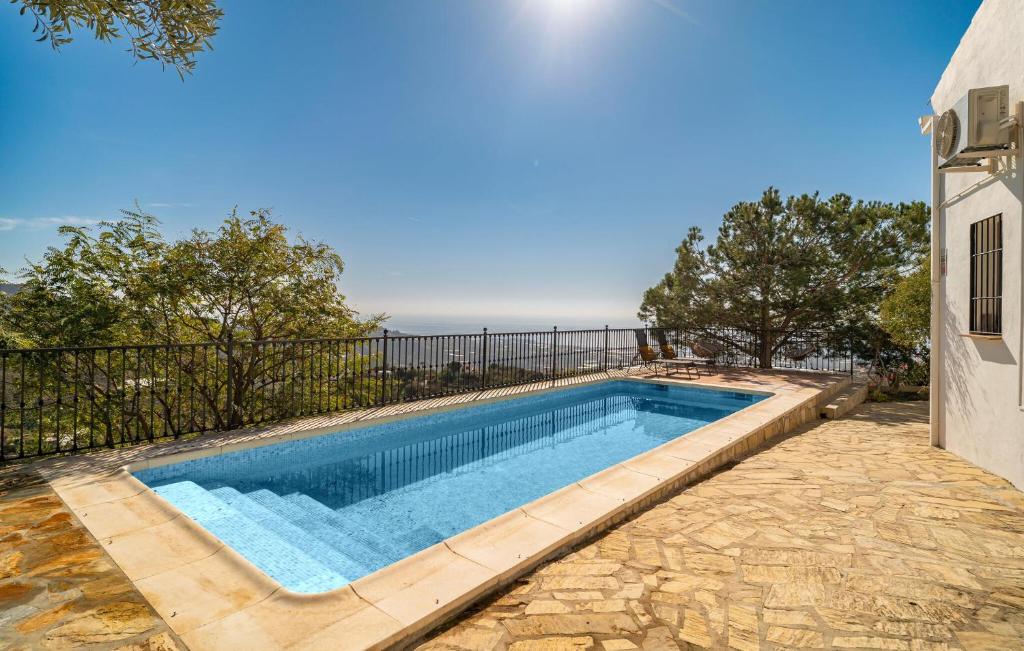 3 Bedroom Stunning Home In Algarrobo photo 1