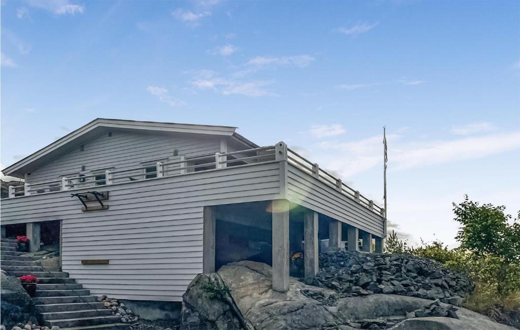 3 Bedroom Nice Home In Stavern