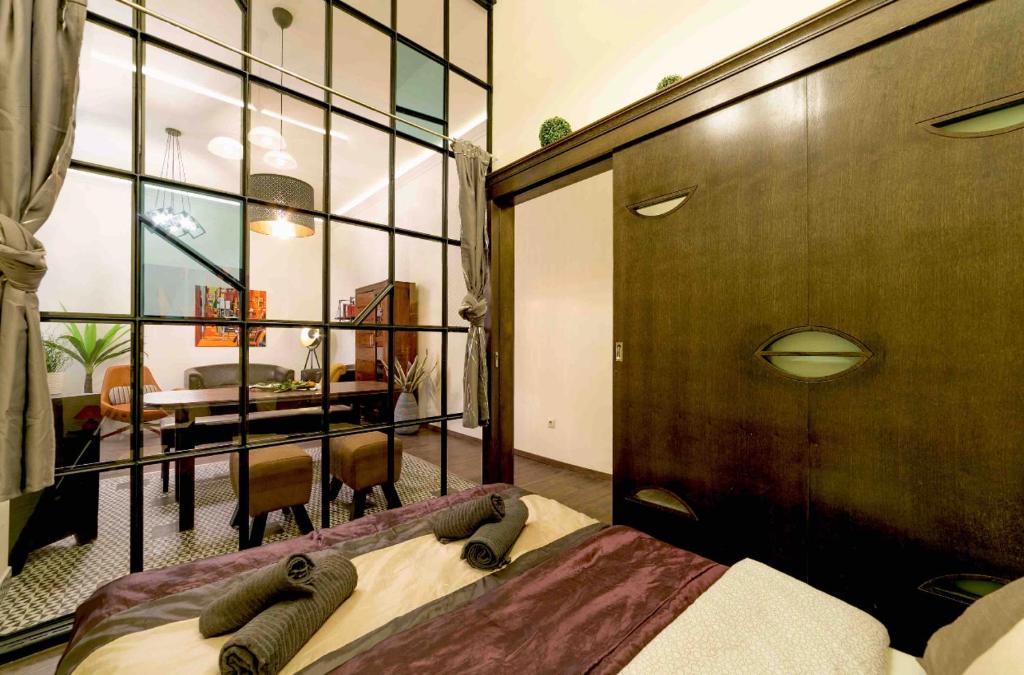 The Best Mondain Apartment Budapest - Tap to explore photos
