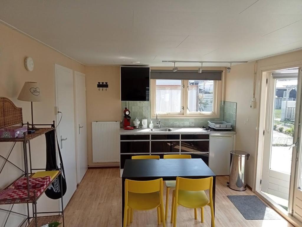 tiny house nabij de kust photo 4
