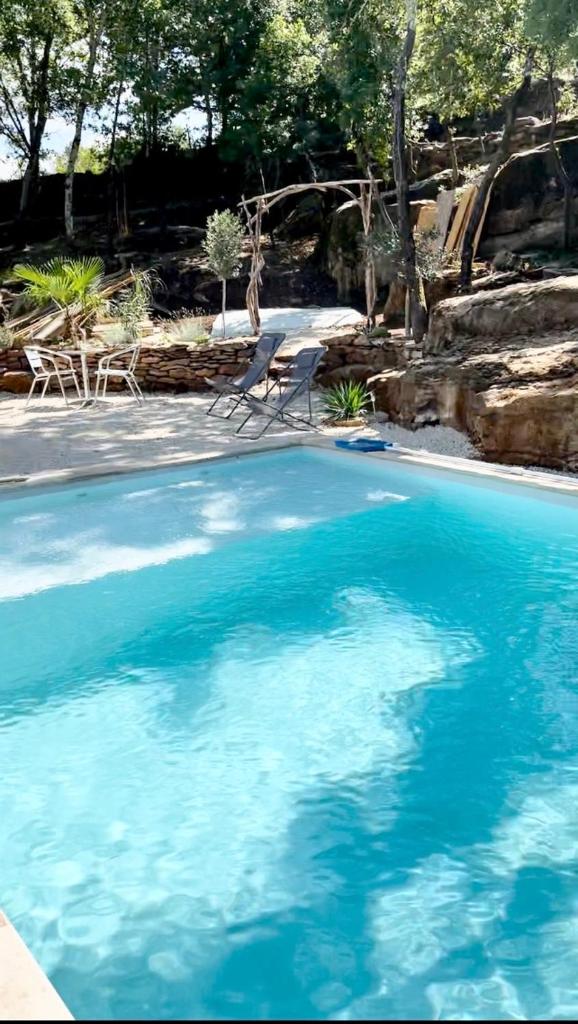 VILLA haut de gamme 6-8p, 3 ch, 3 sdb, piscine et superbe jardin clos photo 2