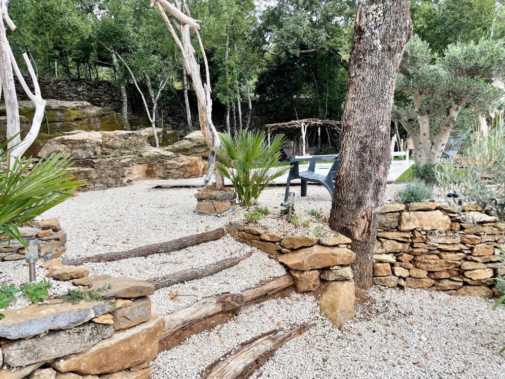 VILLA haut de gamme 6-8p, 3 ch, 3 sdb, piscine et superbe jardin clos photo 4