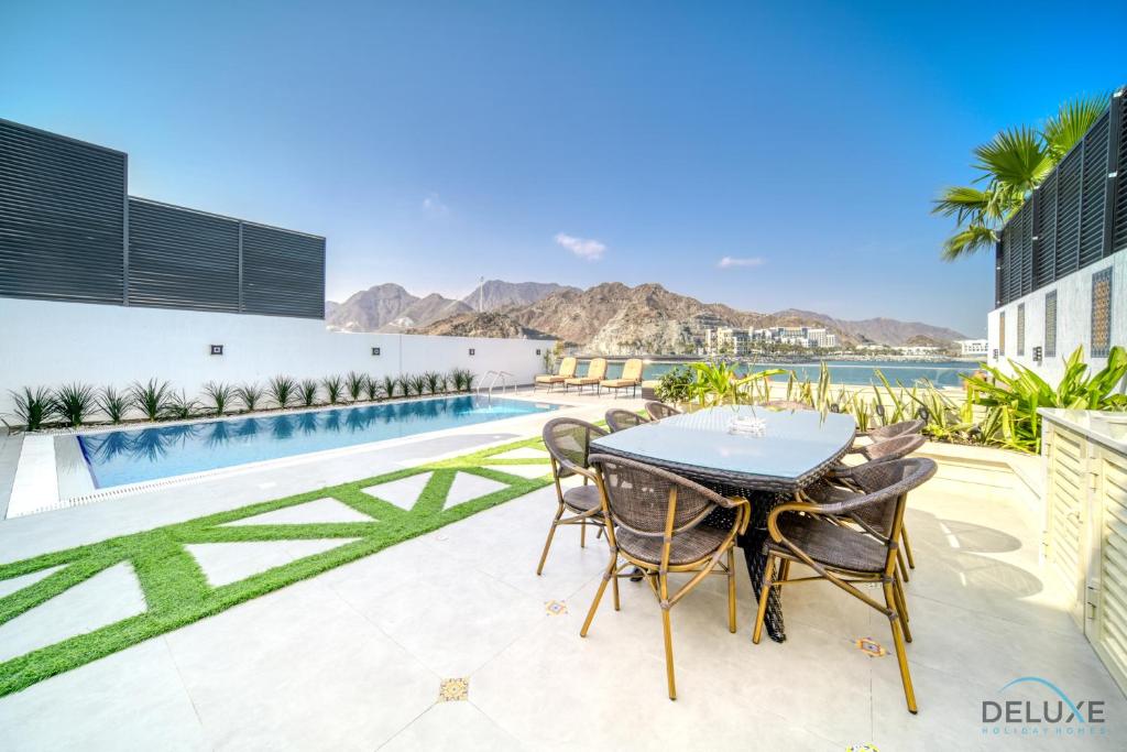 Grand 4BR Villa with Assistant's and Driver's Room Al Dana Island Fujairah by Deluxe Holiday Homes