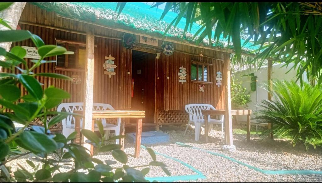 Moalboal Bamboo House / Rooms photo 4