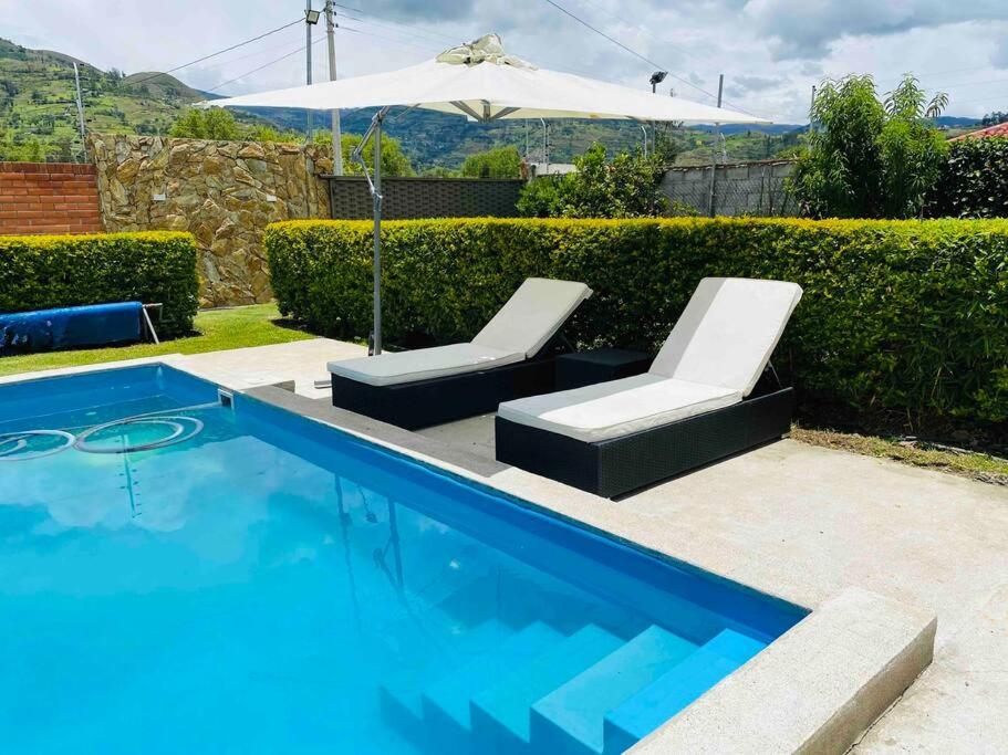 Alegre villa con piscina para uso familiar de 3 dormitorios