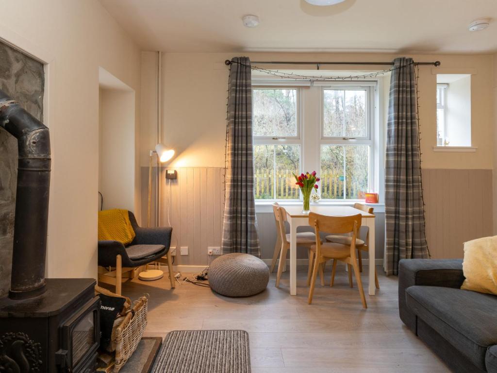Holiday Home 2 Railway Cottage by Interhome - Tap to explore photos