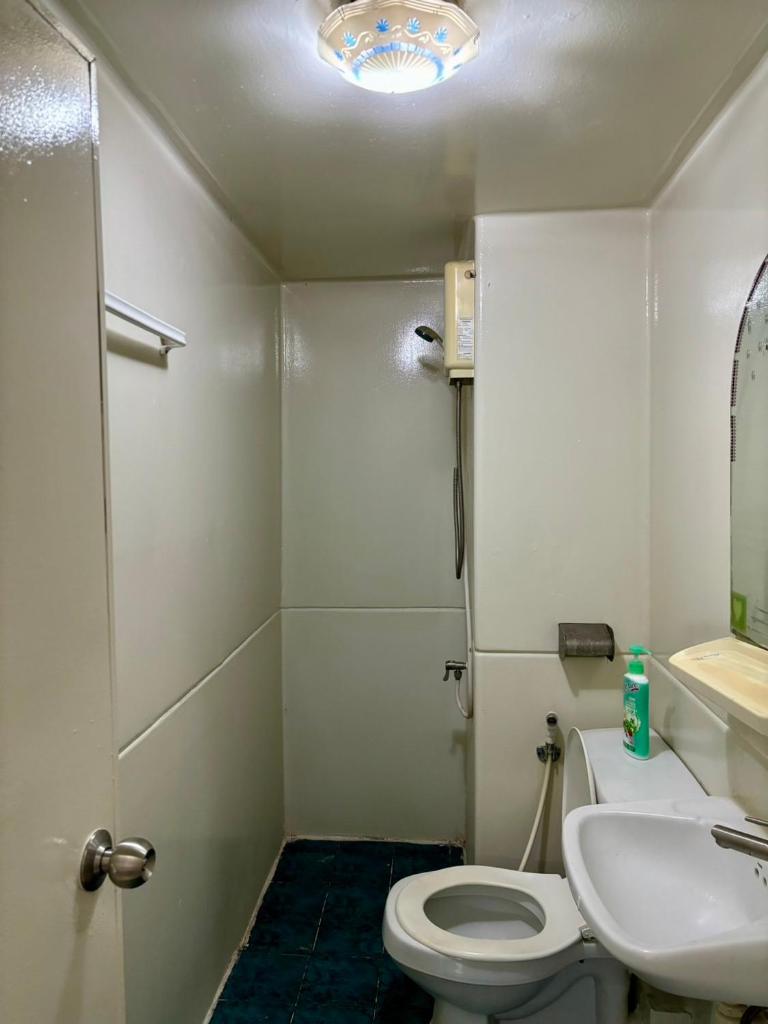 Popular condo T8 Near Impact. photo 2