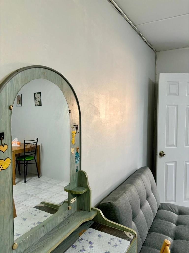 Popular condo T8 Near Impact. photo 3