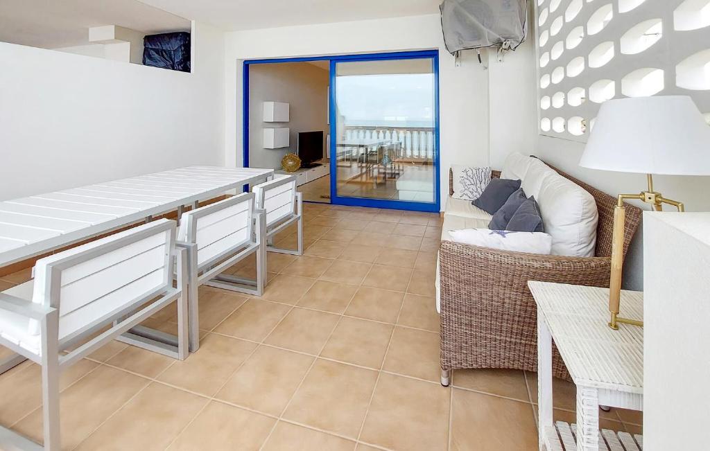 Stunning Apartment In Moncofa photo 2