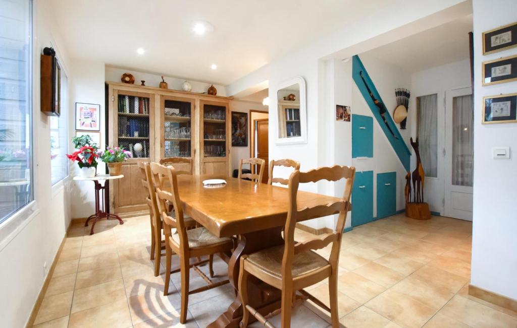 Nice Home In Agon-coutainville With Wifi photo 2