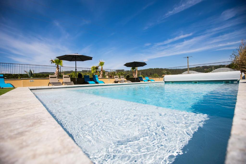 GÎTES DU MAS BEL'AIR ,PISCINE CHAUFFÉE photo 1
