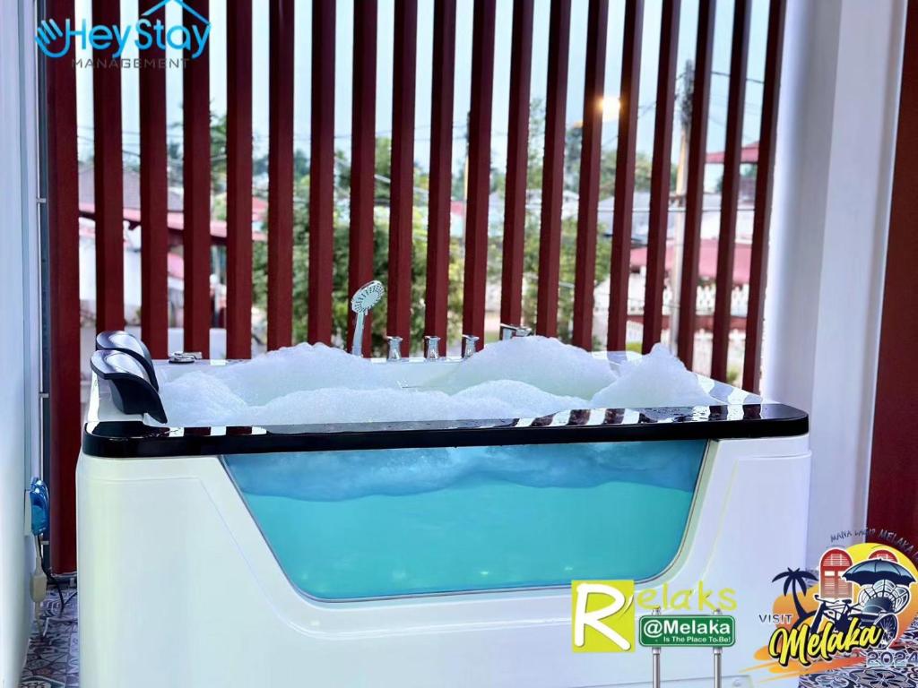 Klebang 4B3B-21Pax Pooltable KaraoK Jaccuzi TownArea photo 4