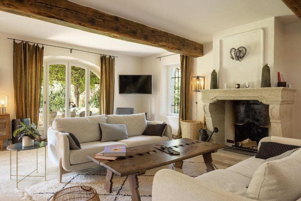 Le Mas Paradou, 5 chambres, piscine privée, accès au village à pied photo 1