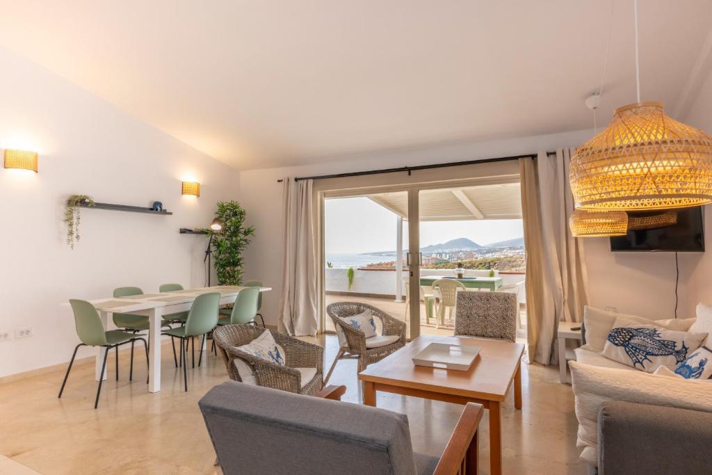 Calala House with huge terrace photo 1