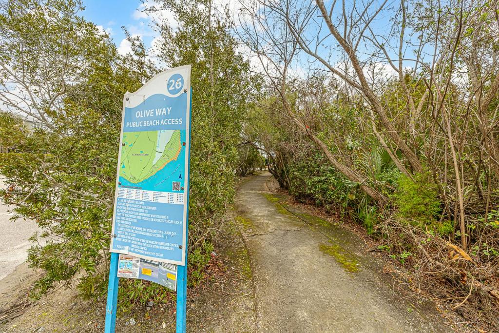 Steps to East Beach & Pet Friendly w/ 2 King Beds photo 1