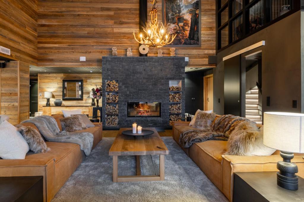 Penthouse Sammon photo 1