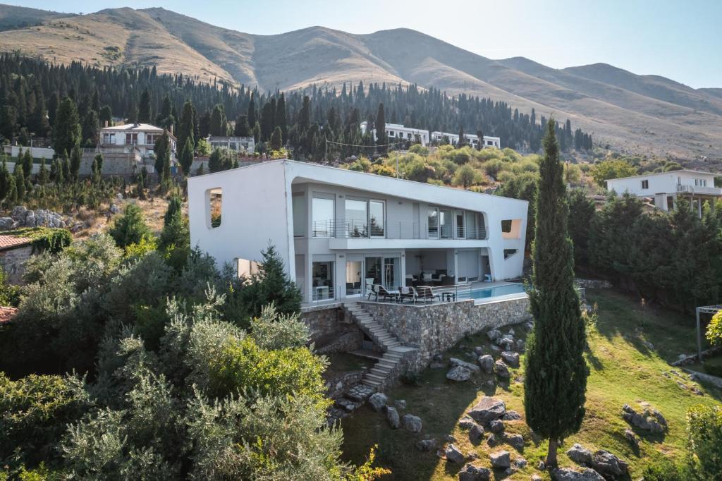 The White Villa