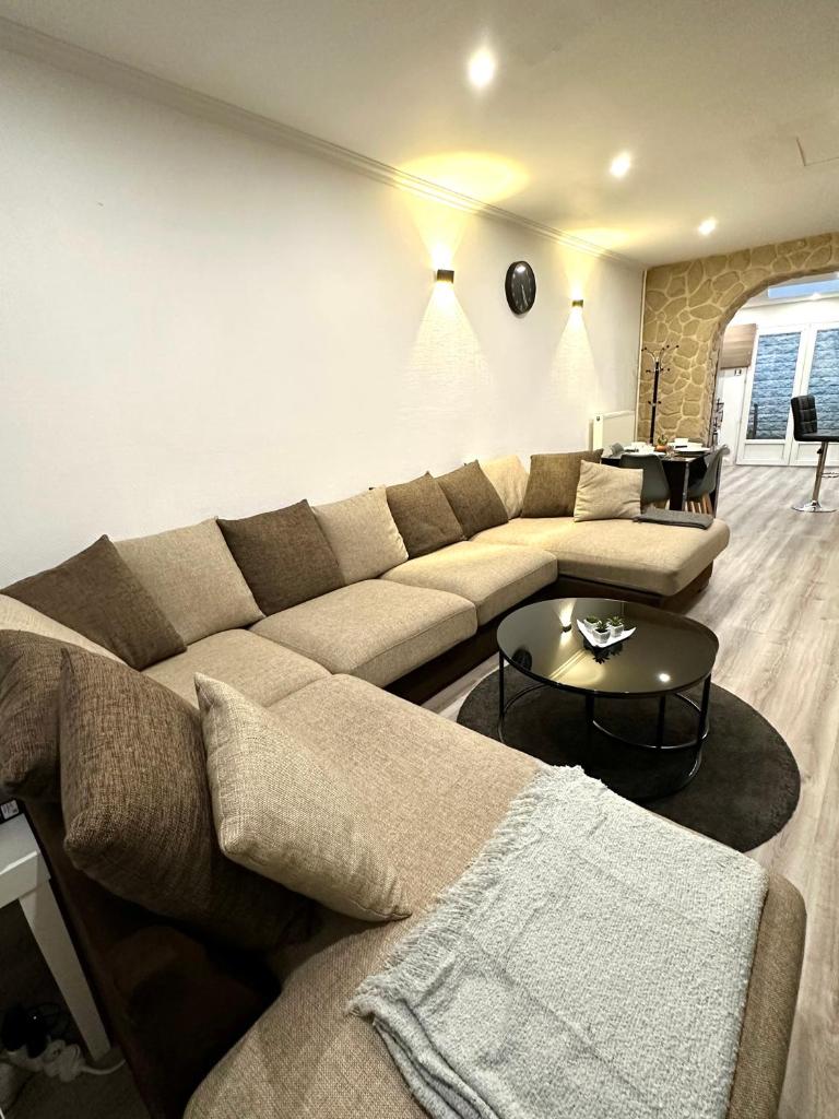 Une belle maison avec 2 chambre photo 1
