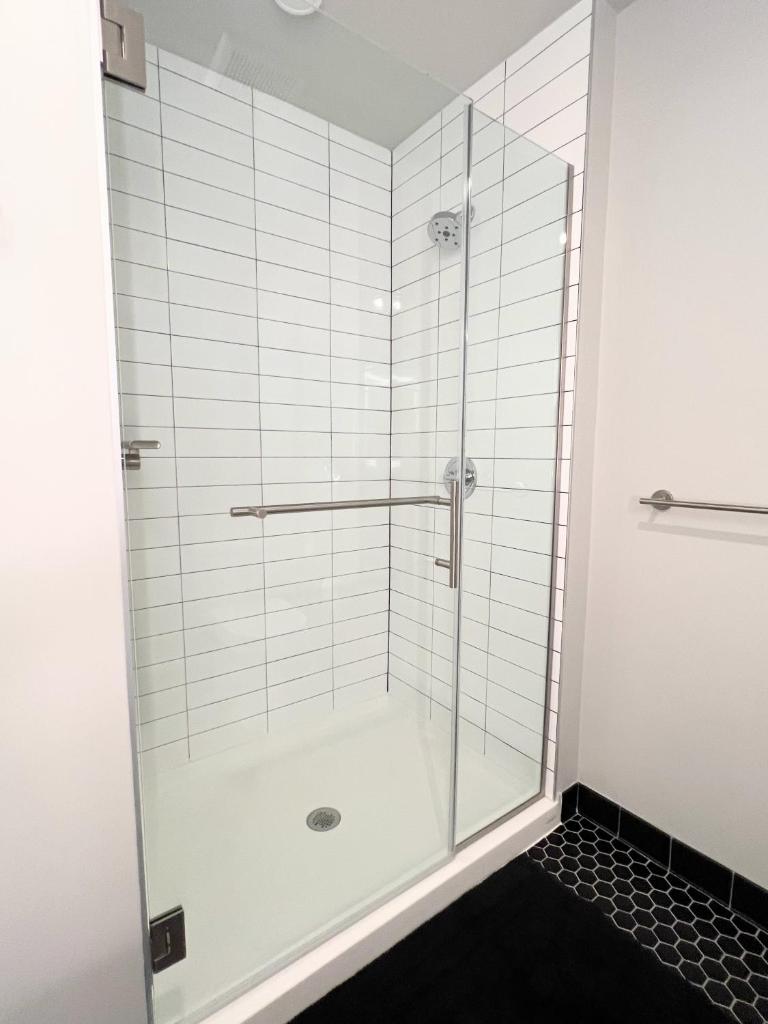 Comfy Nook Tysons King Suite photo 4