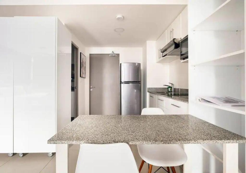 Eye Catching Apartment in a Beautiful Neighborhood photo 4