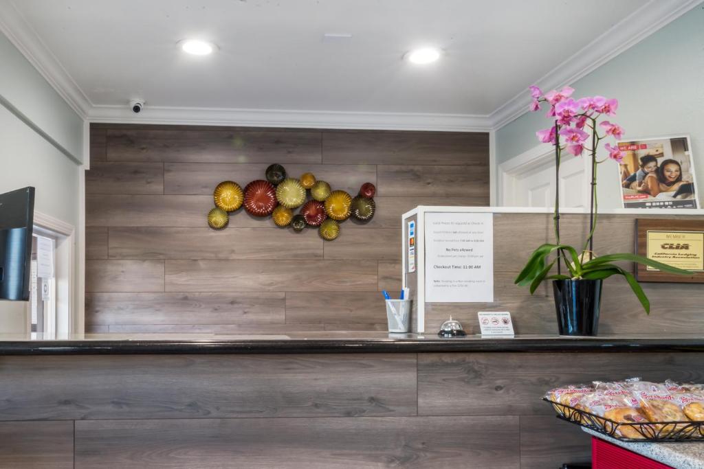 Americas Best Value Inn Santa Rosa photo 1