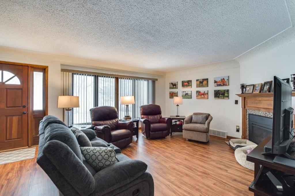 Pet-Friendly Moorhead Home with Private Hot Tub! photo 3