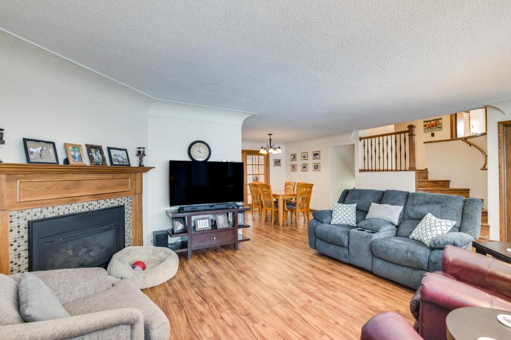 Pet-Friendly Moorhead Home with Private Hot Tub! photo 4