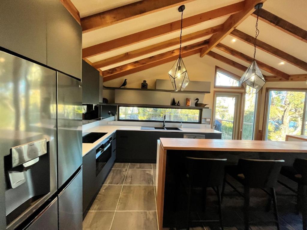 Edzell Stunning Waterfront Home photo 4