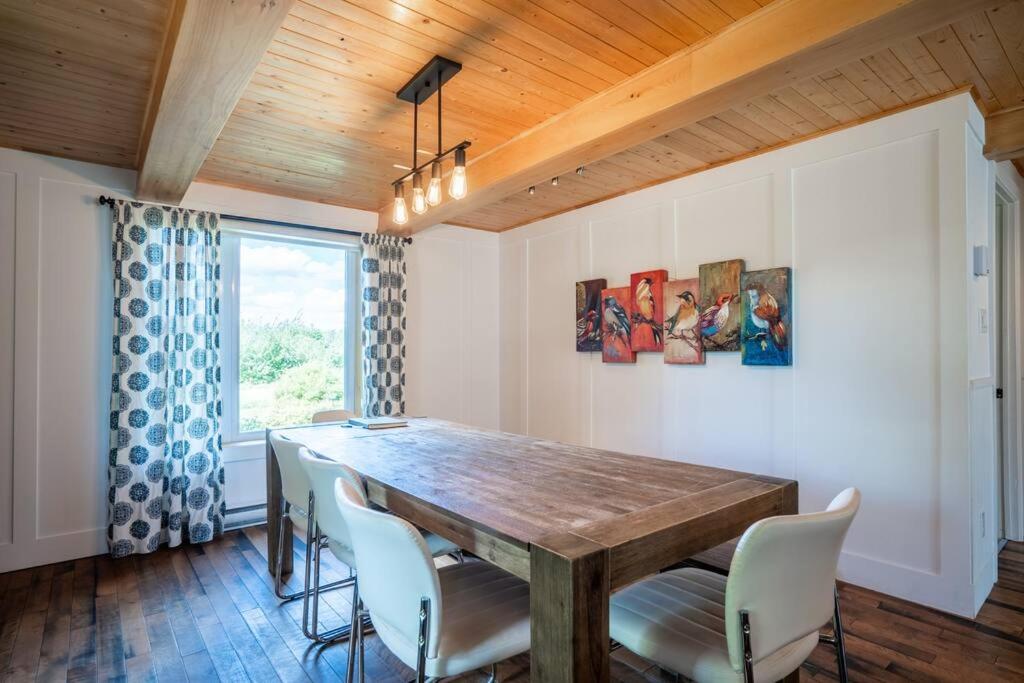 Rustic & Modern Chalet 32 Acre of Land photo 4