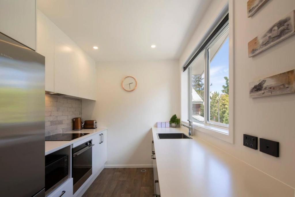 Hillside Villa 4- Walk To Town- AC- Free Parking photo 3