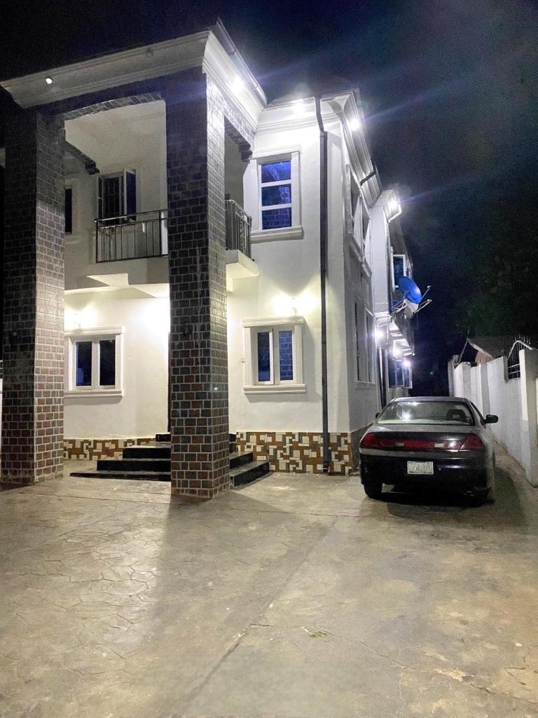 DIVINE VILLA AND RESORTS HOTEL GUEST House 15 mins Near Michael Okpara University Sam Mbakwe Airport photo 3