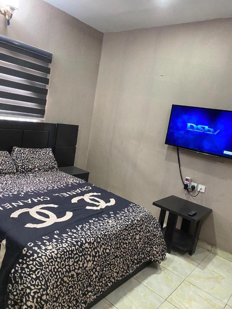 DIVINE VILLA AND RESORTS HOTEL GUEST House 15 mins Near Michael Okpara University Sam Mbakwe Airport