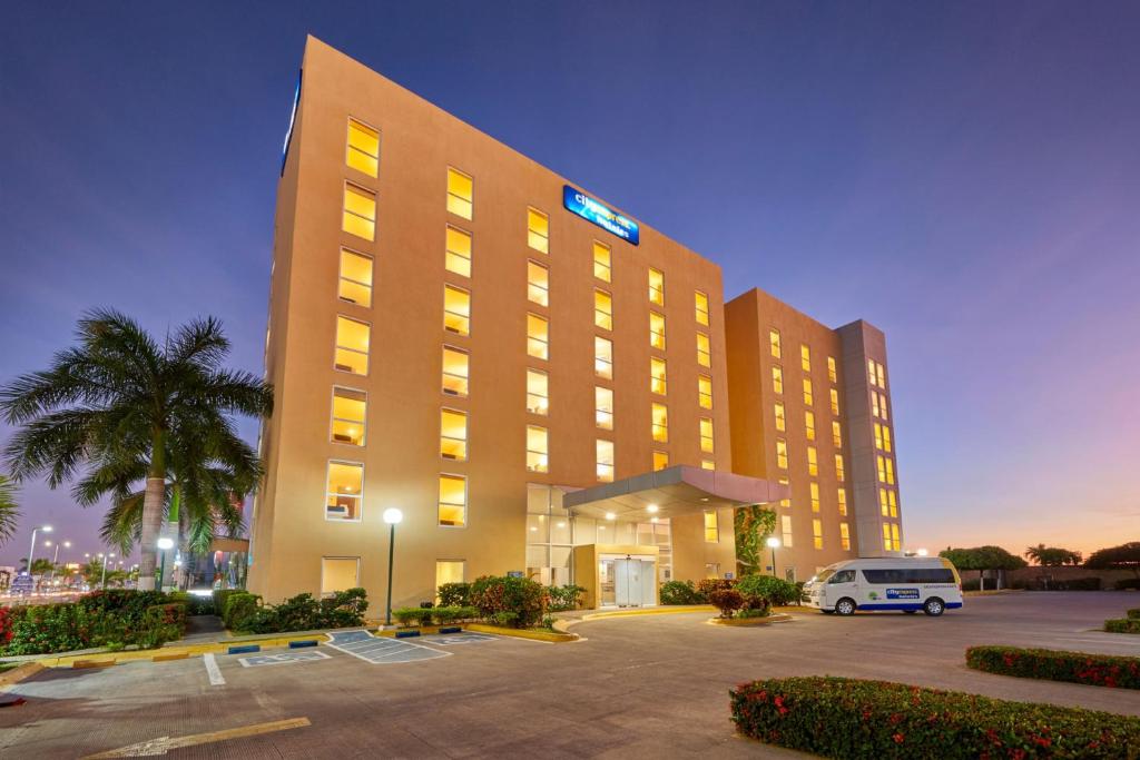 City Express by Marriott Manzanillo photo 3