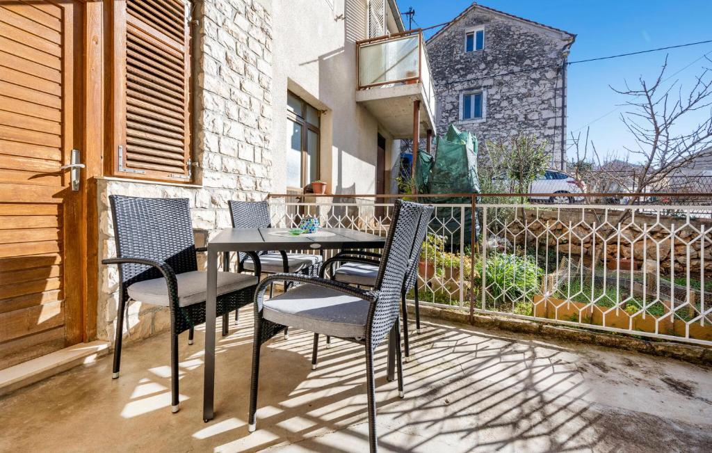 Nice Home In Zaton With Kitchen photo 2