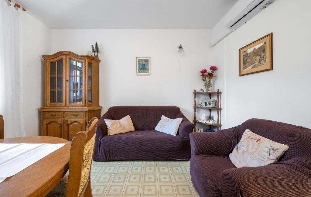 Nice Home In Zaton With Kitchen photo 3