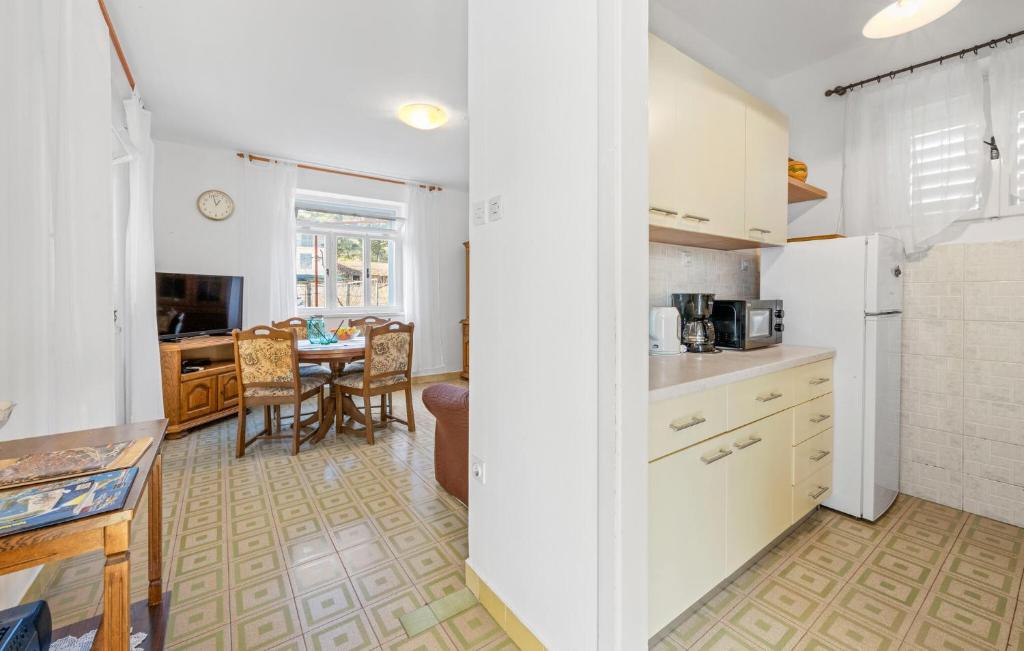 Nice Home In Zaton With Kitchen photo 4