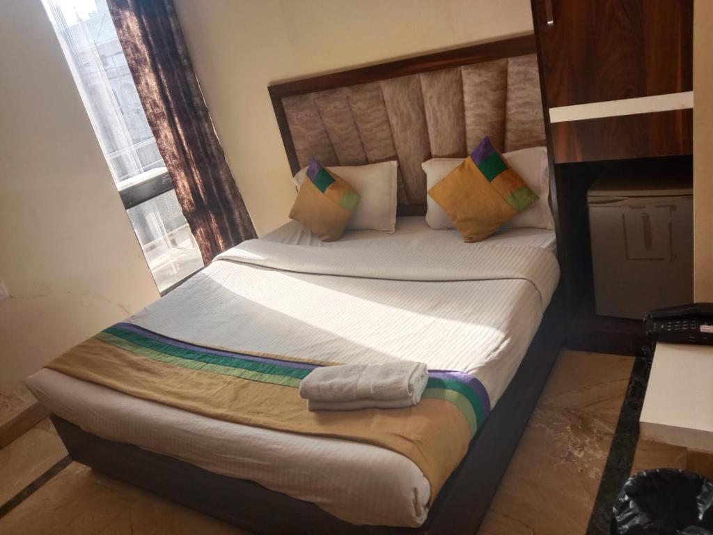 HOTEL MERCURY 50 STEP FROM DARBAR SAHIB photo 3