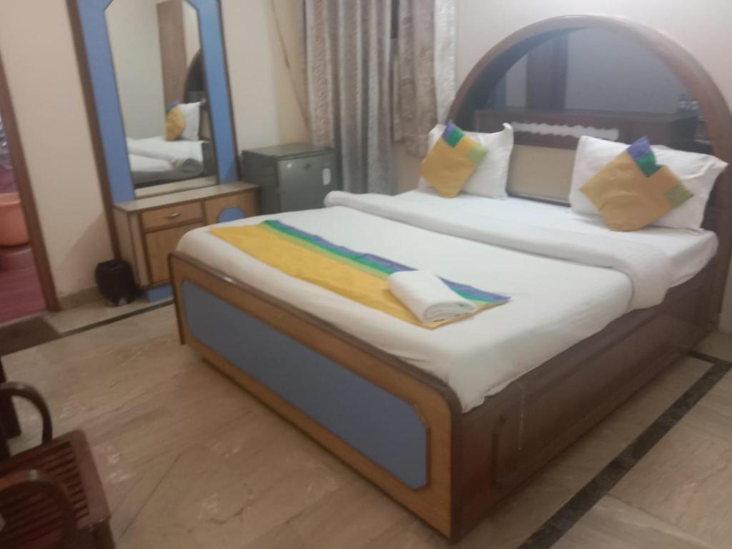 HOTEL MERCURY 50 STEP FROM DARBAR SAHIB photo 4