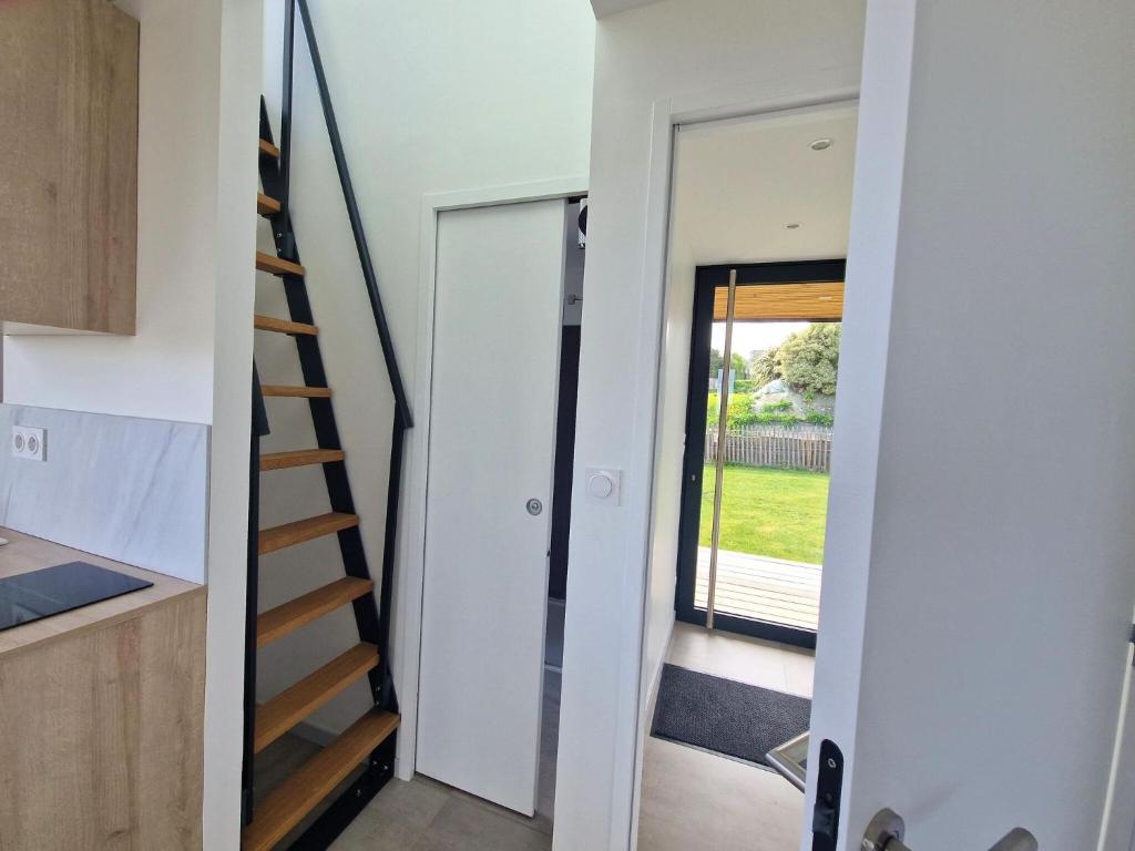 Studio with terrace and superb sea view photo 4