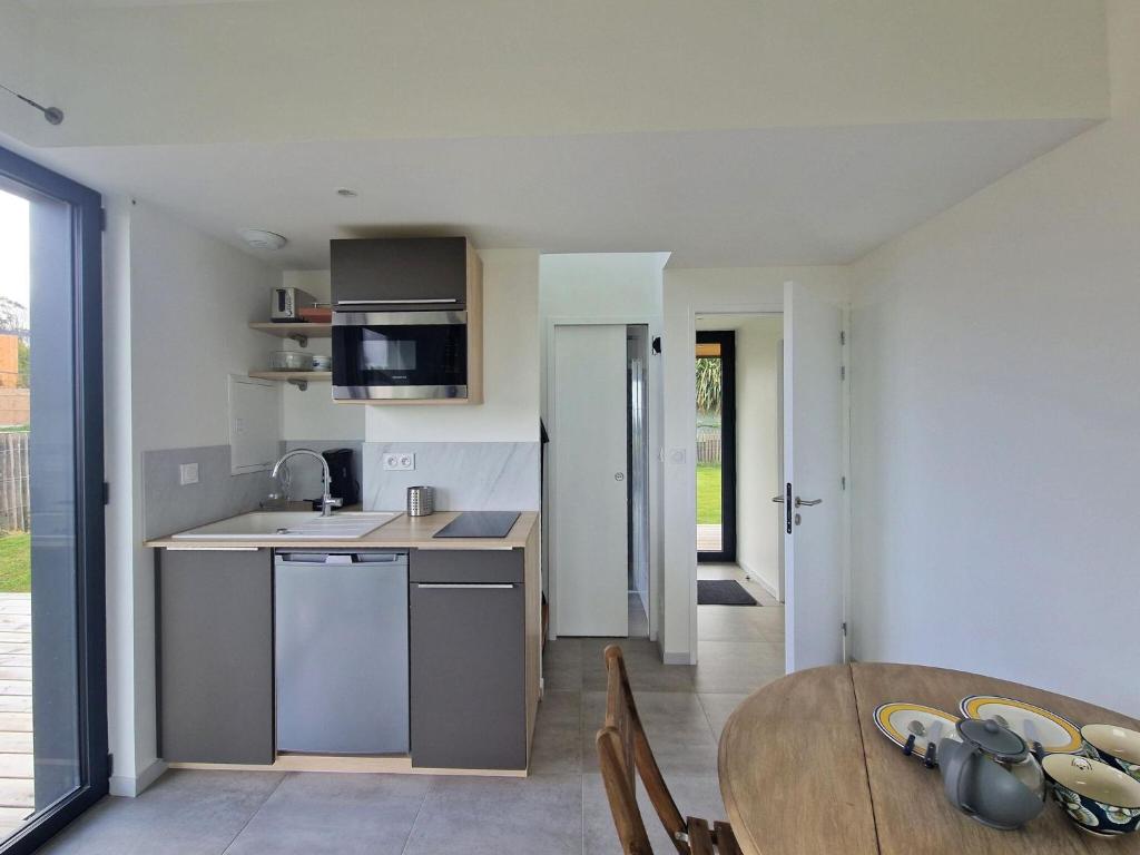 Studio with terrace and superb sea view photo 3